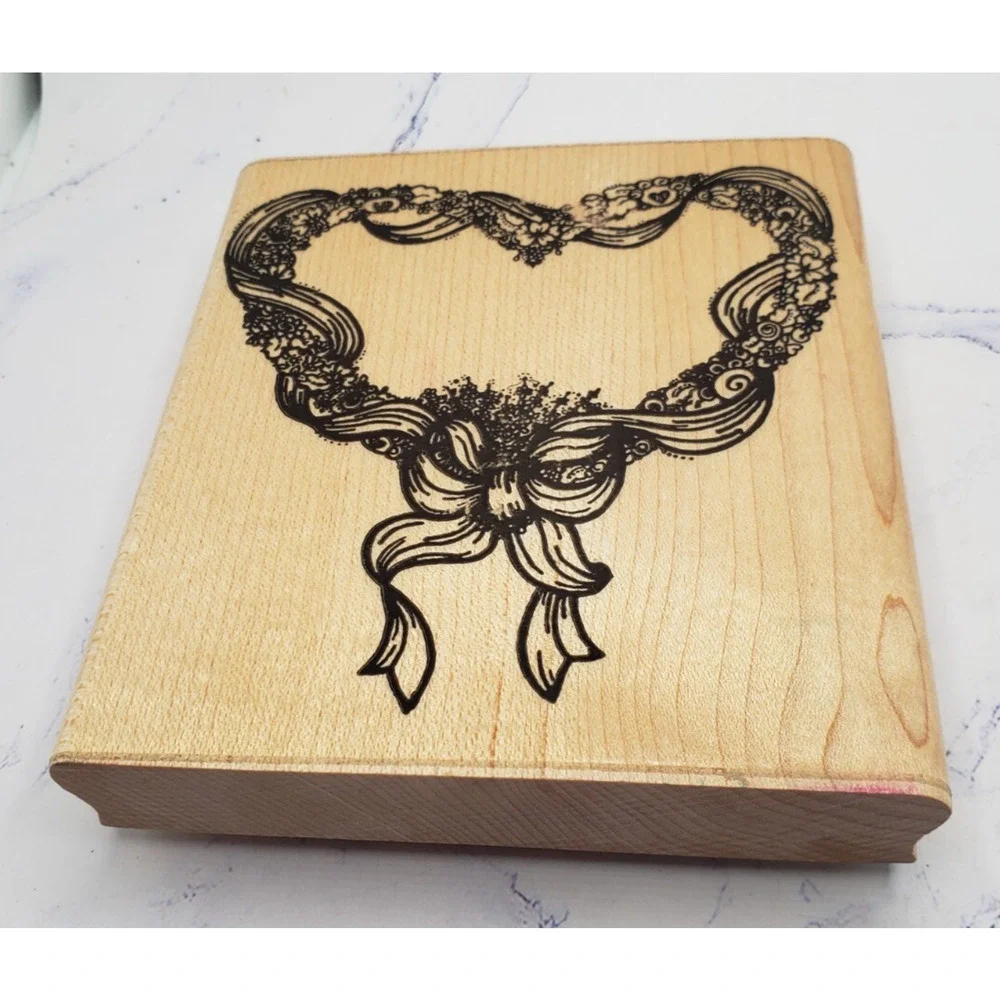 Ashley's Wreath Floral Heart Wood Mounted Rubber Stamp by D.O.T.S. R 115